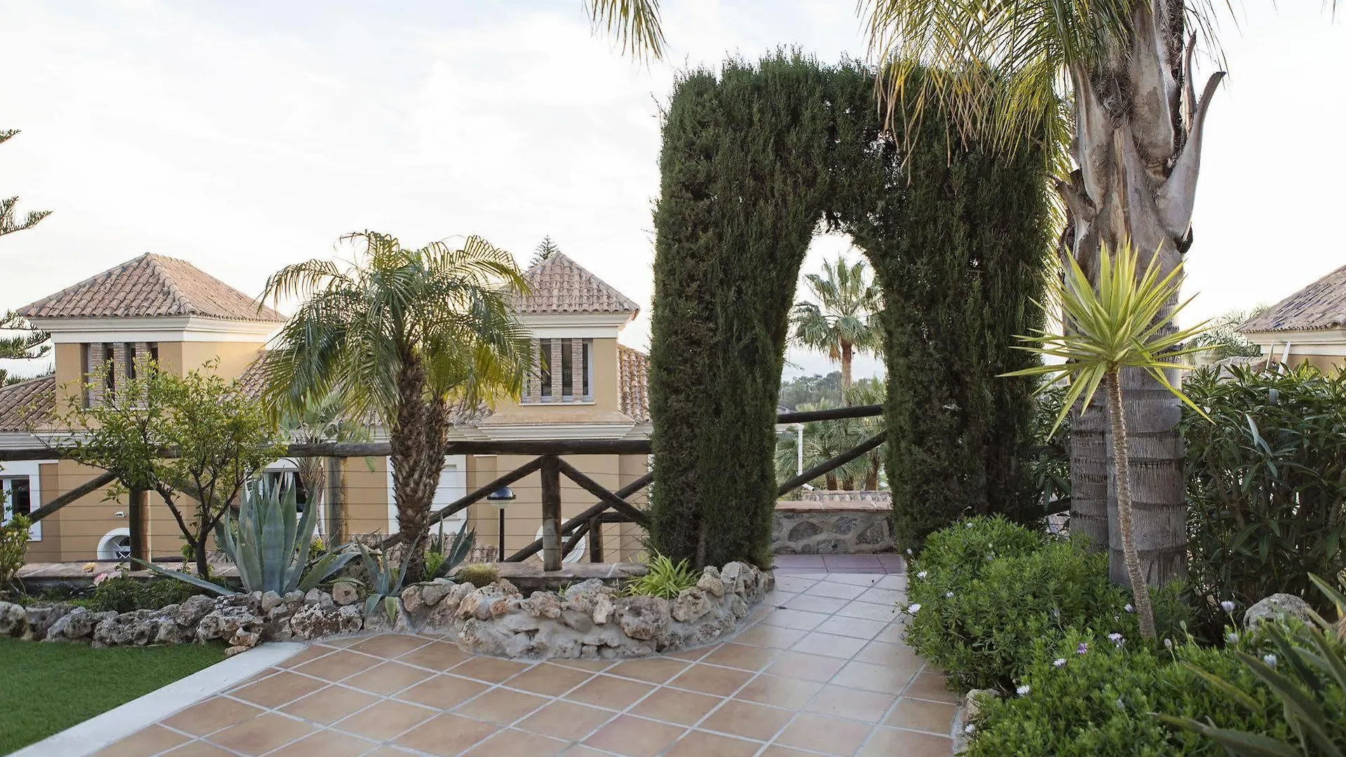 Villa Santa Clara Golf Marbella Spain